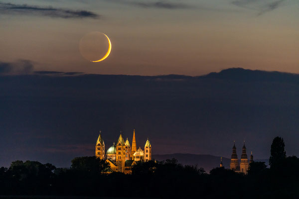 Monduntergang hinter dem Speyerer Dom