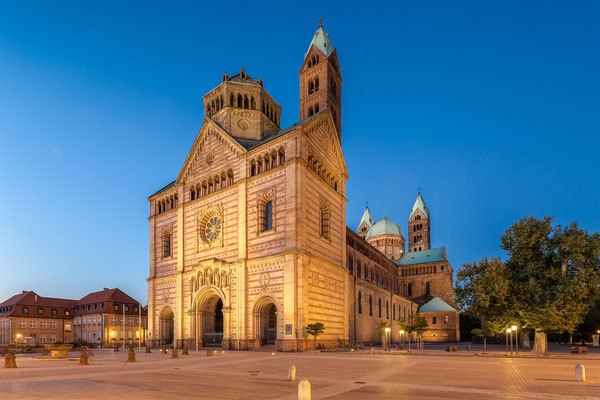 Blaue Stunde am Speyerer Dom