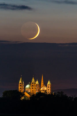 Monduntergang hinter dem Speyerer Dom