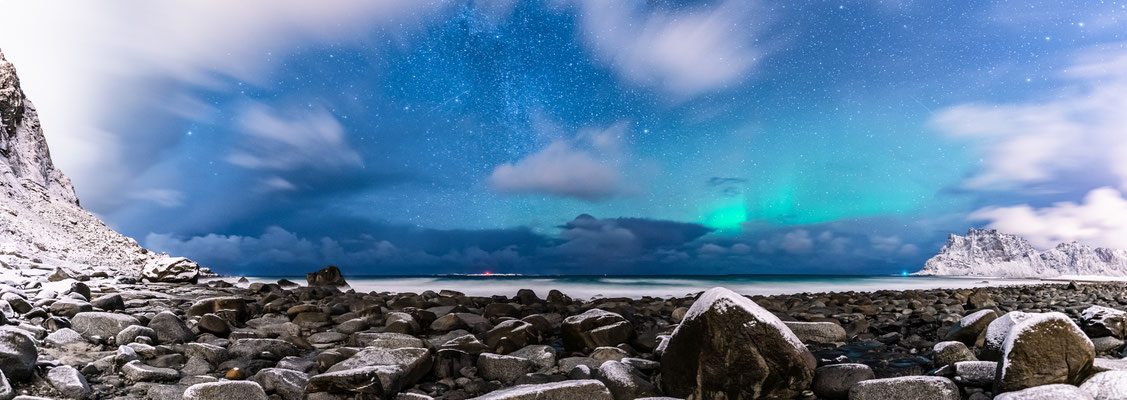 Polarlichter am Strand von Uttakleiv