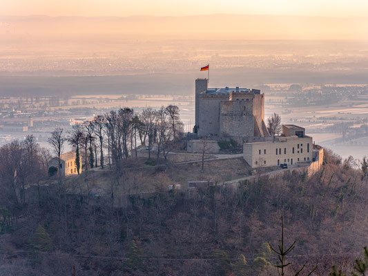 Hambacher Schloss im Morgenlicht
