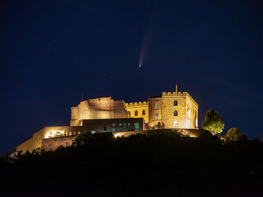 Komet Neowise am Hambacher Schloss