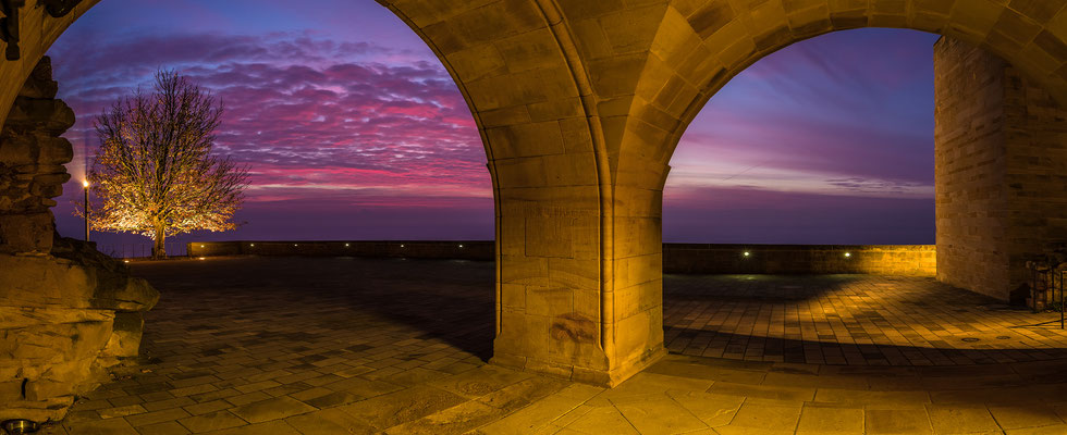 Sonnenaufgang am Hambacher Schloss