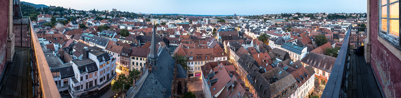 Abendlicher Blick auf die Altstadt von der Stiftskirche