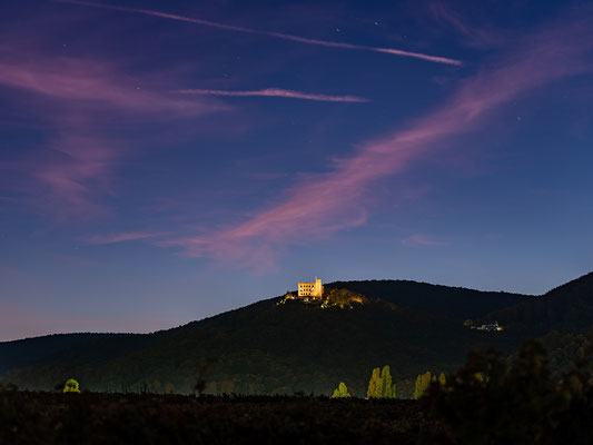 Abendliche Blaue Stunde am Hambacher Schloss