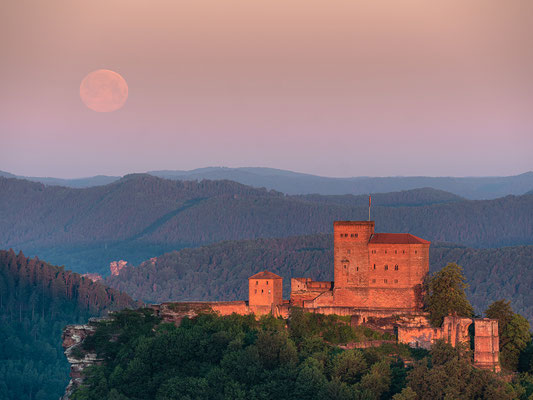 Vollmonduntergang am Hohenberg