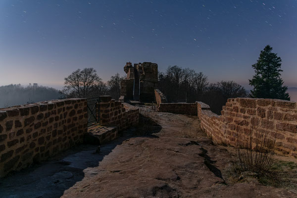 Eiskalte Winternacht auf der Wegelnburg