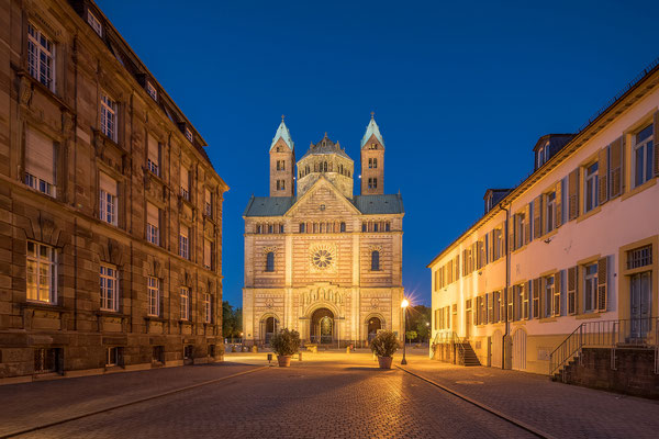 Blaue Stunde am Speyerer Dom