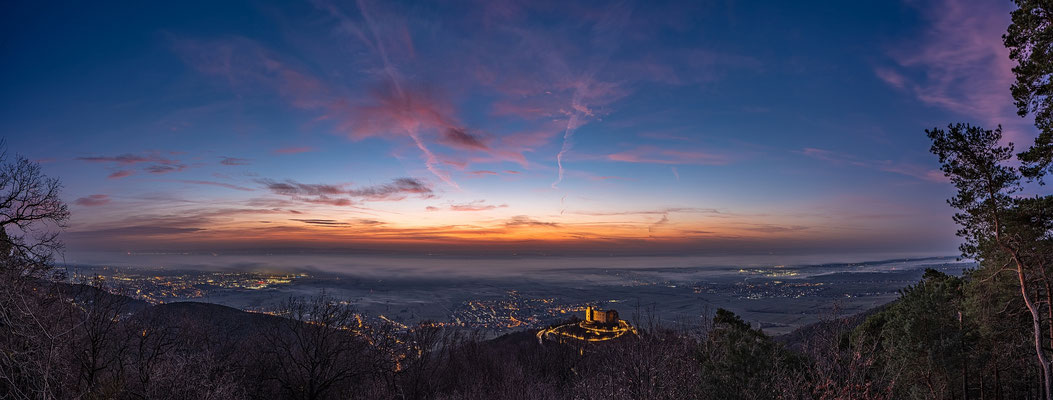 Morgens auf dem Sühnekreuz
