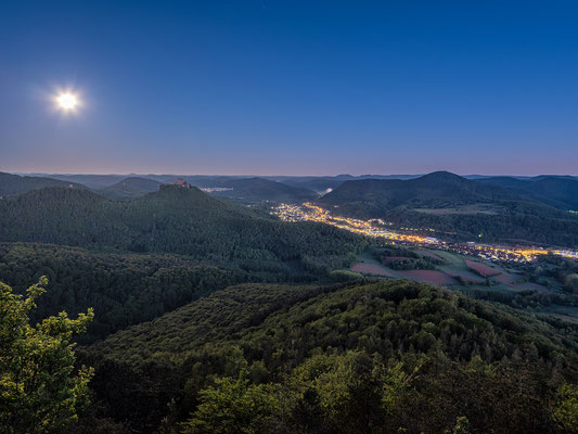 Vollmonduntergang am Hohenberg