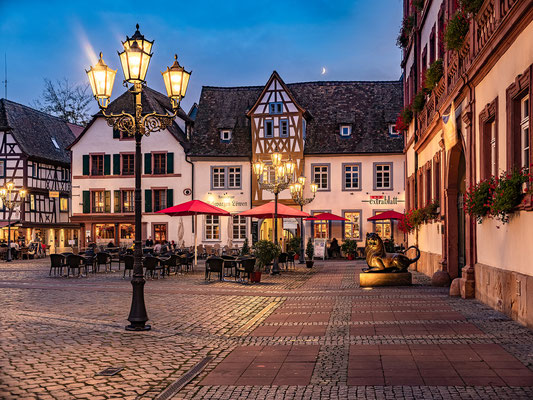 Blaue Stunde in Neustadts Altstadt