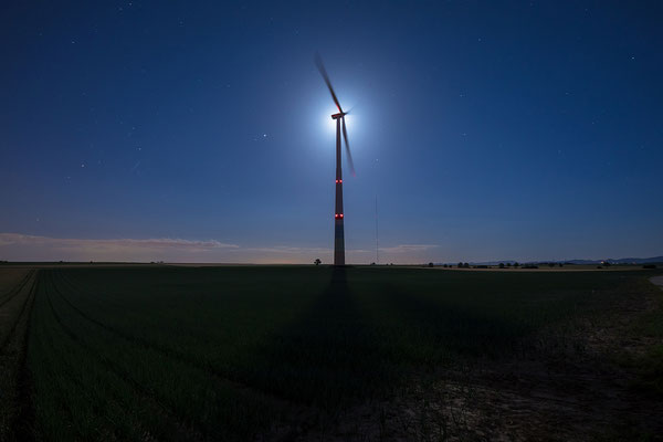 Mondlicht und Windkraft