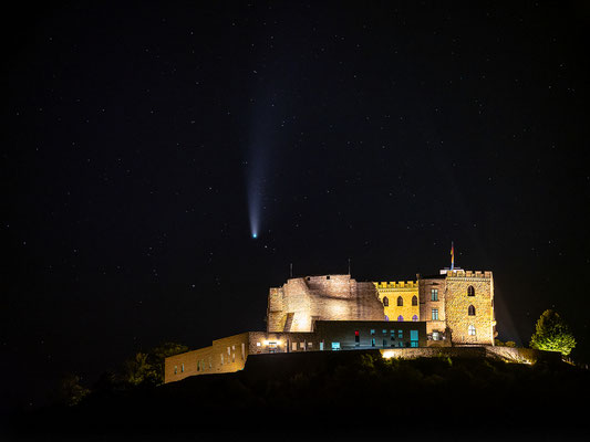 Komet Neowise am Hambacher Schloss