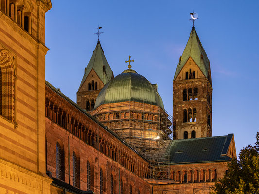 Blaue Stunde am Speyerer Dom