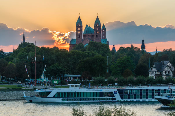 Sonnenuntergang am Speyerer Dom