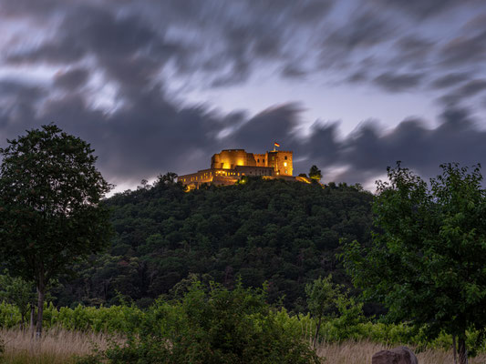Blaue Stunde unterm Hambacher Schloss