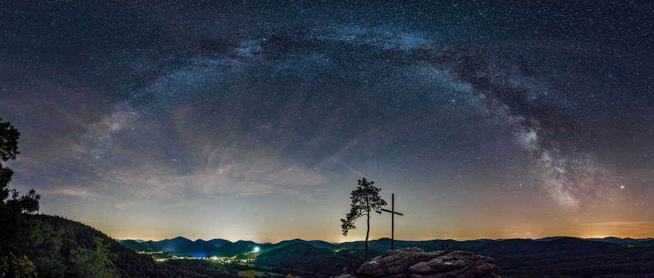 Milchstraße am Rötzenfels, 100 x 35 cm, Aluminium-Wechselrahmen, Fotodruck auf hochwertigem Hahnemühle-Karton mit Passepartout, 190 €