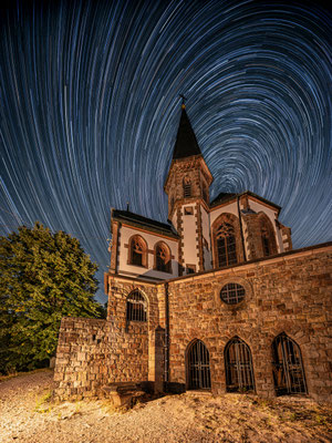 Startrails (Sternspuren) an der Annakapelle