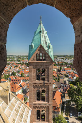 Blick vom Turm des Speyerer Doms auf sein Gegenüber