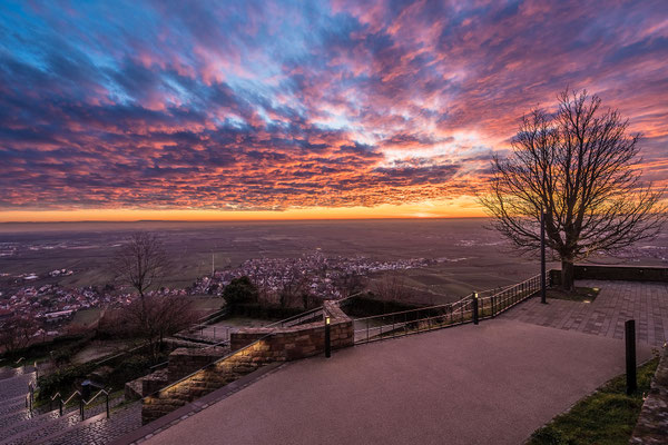Sonnenaufgang am Hambacher Schloss