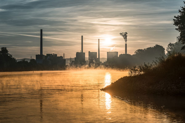 Sonnenaufgang hinter dem GKM