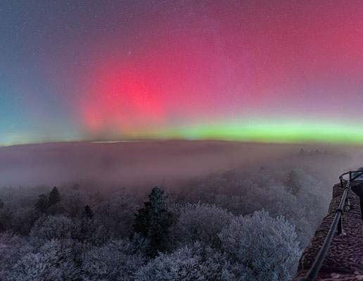 Starke Polarlichter am Luitpoldturm
