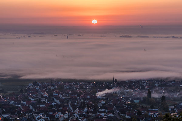 Sonnenaufgang am Hambacher Schloss