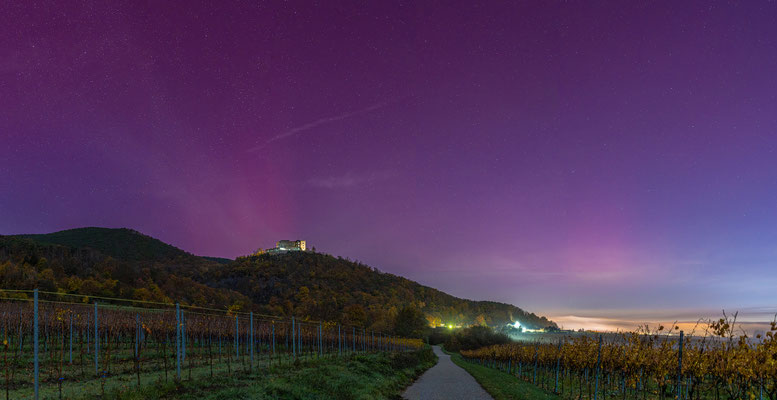 Lange nur ein Traum: Polarlichter am Hambacher Schloss!!