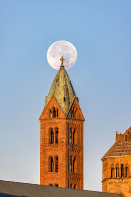 Vollmonduntergang am Speyerer Dom