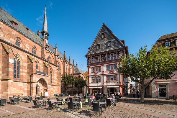 Auf dem Neustadter Marktplatz ....