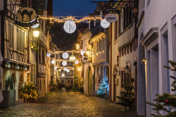 Weihnachtlich beleuchtete Altstadt