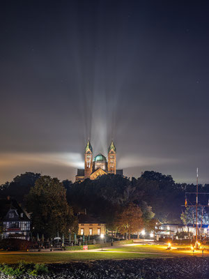 Leichter Morgennebel am Speyerer Dom