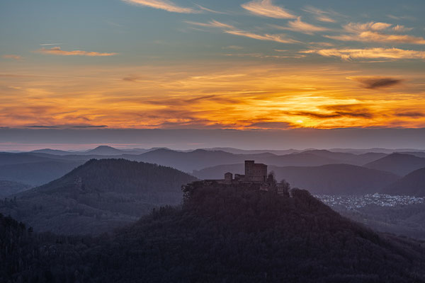 Sonnenuntergang und Blaue Stunde am Hohenberg