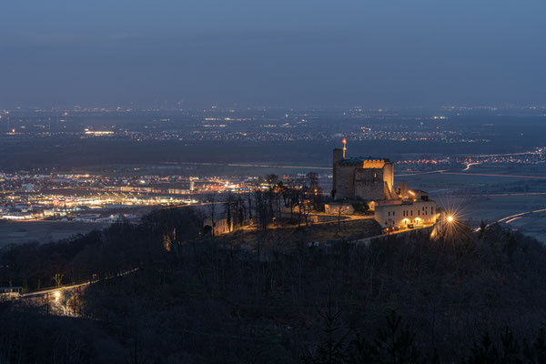 Blaue Stunde am Hambacher Schloss