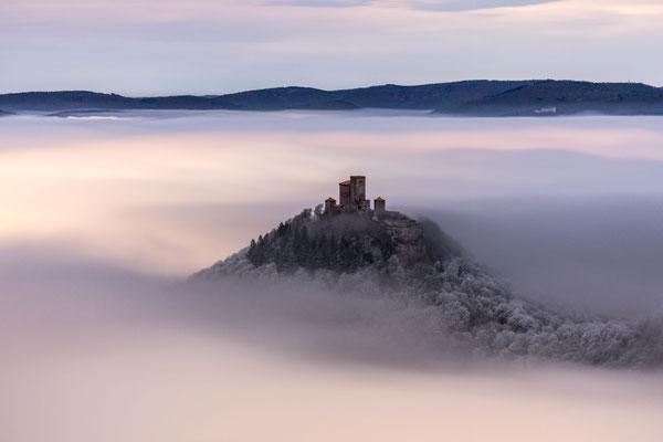 Nebelmeer im Mondlicht am Rehbergturm