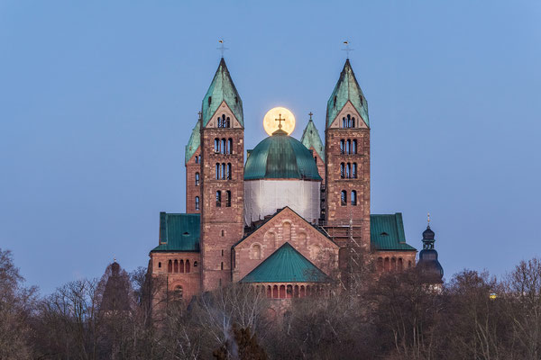 Vollmond am Speyerer Dom, 60 x 40 cm, Alu-Dibond, Rückseitige Hängung mit Auminiumschiene, 100 €