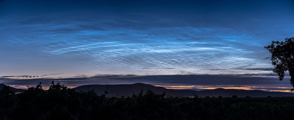 Leuchtende Nachtwolken bei Duttweiler