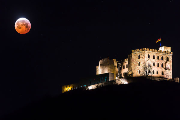 Mondfinsternis am Hambacher Schloss