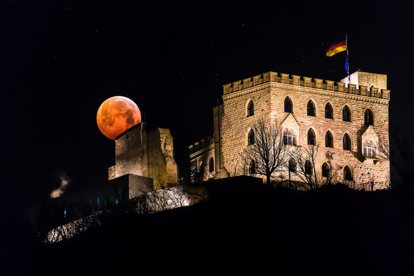 Mondfinsternis am Hambacher Schloss