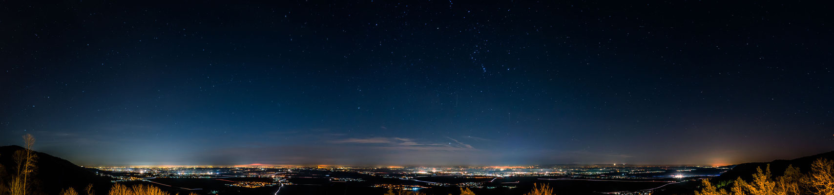 Nächtlicher Blick über die Rheinebene
