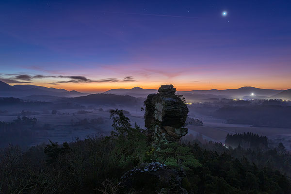 Dunstige Morgenstimmung an den Geiersteinen