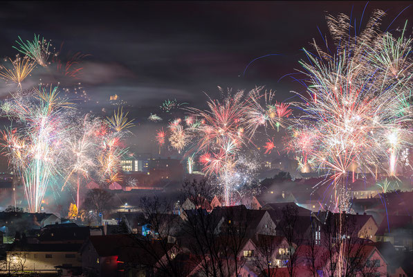 Silvesterfeuerwerk über Neustadt