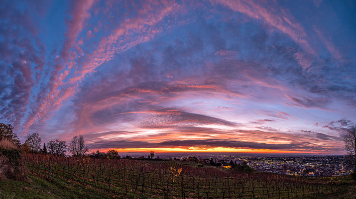 Sonnenaufgang oberhalb von Neustadt