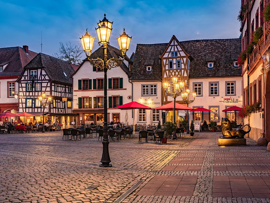 Blaue Stunde in Neustadts Altstadt