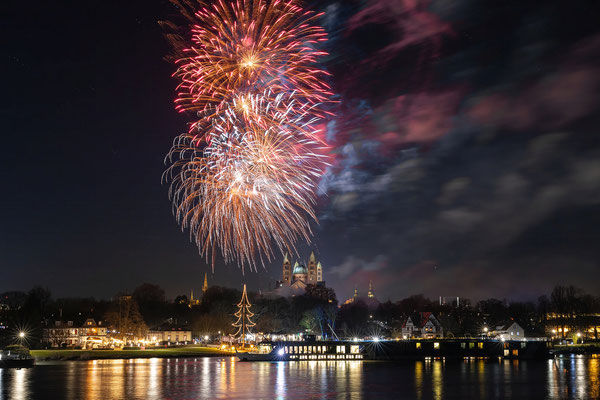 Höhenfeuerwerk am Speyerer Dom