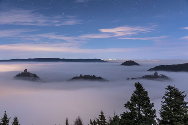 Nebelmeer im Mondlicht am Rehbergturm