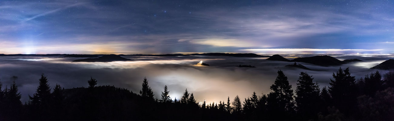 Zauberhafte Winternacht am Rehbergturm mit Blick auf den Trifels