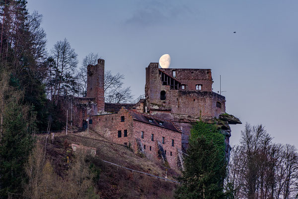 Monduntergang hinter der Burg Spangenberg