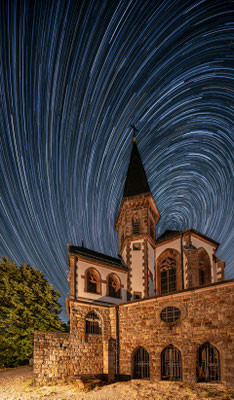 Startrails (Sternspuren) an der Annakapelle