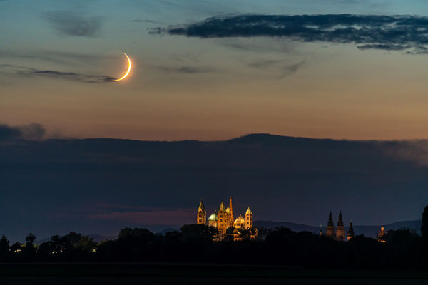 Monduntergang hinter dem Speyerer Dom